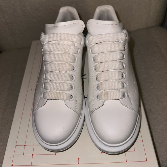 Alexander Mcqueens White dream Blue - Picture 3 of 6